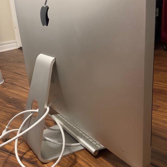 27” Mac - Picture 3 of 4